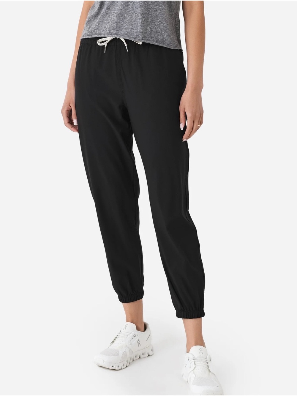 Vuori Women’s Weekend Joggers in Black size XS